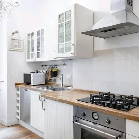 Whale Song - With Private Parking