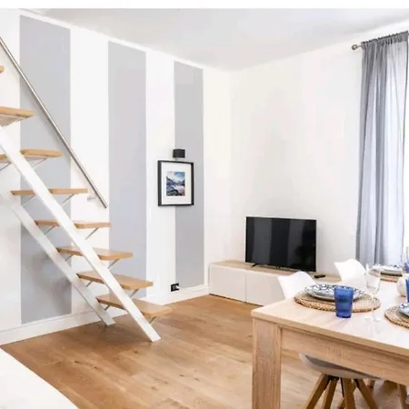 Whale Song - With Private Parking Lejlighed *