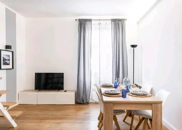 Whale Song - With Private Parking Apartment