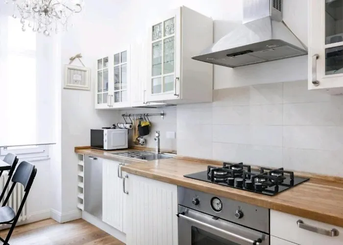 Whale Song - With Private Parking